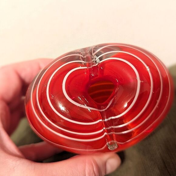 Red Art Glass Bud Vase Heart Shaped White Swirl Paperweight Pen Holder Murano - Picture 4 of 8